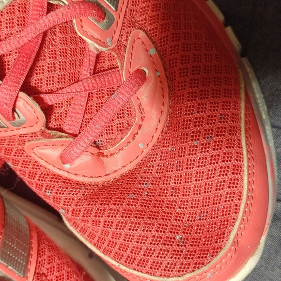 Size 8.5 Adidas sneakers. Pink - Picture 4 of 7